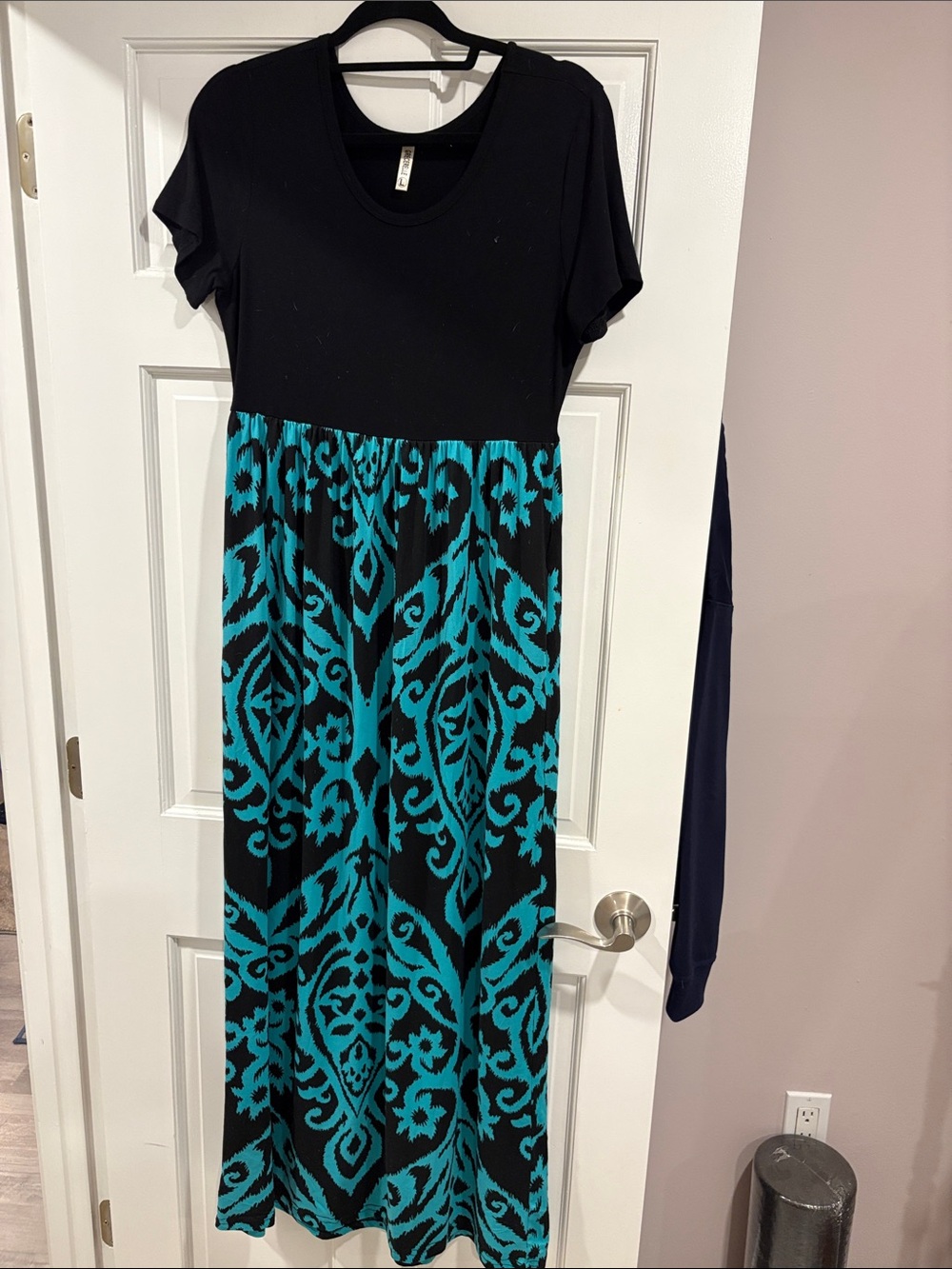 Black and Teal Patterned Maxi Dress - Casual Short Sleeve